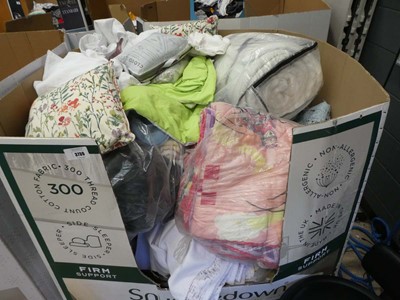 Lot 3739 - Large pallet containing new and used linen