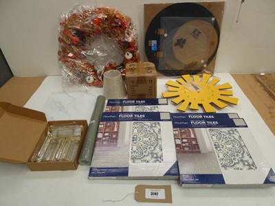 Lot 3747 - Selection of household decor to include a sun...