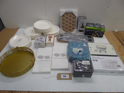 Lot 3769 - Selection of various household & home decor...