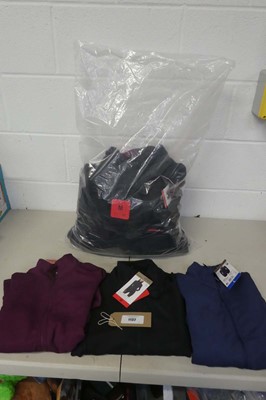 Lot 1132 - Approx. 14 women's full zip jacquard jackets...
