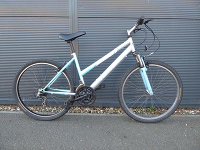 Lot 4044 - Ventura Altitude silver mountain bike
