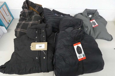 Lot 1147 - x5 men's coats, gilets and a shacket by 32...
