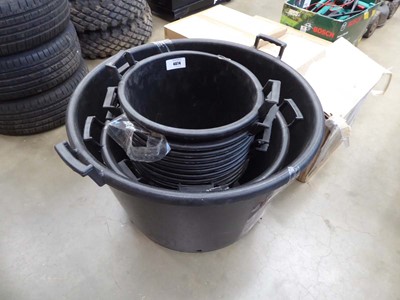 Lot 4074 - Qty of assorted plastic planters