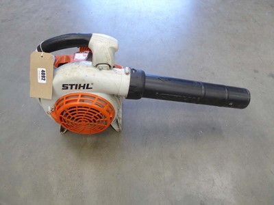 Lot 4092 - Stihl BG86C petrol leaf blower
