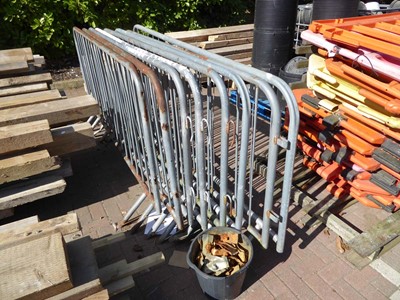 Lot 4174 - 8 metal pedestrian barriers and a bucket...