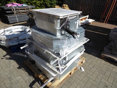 Lot 4191 - Pallet containing a quantity of wall hung air...