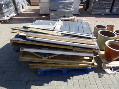Lot 4192 - Disassembled timber garden shed