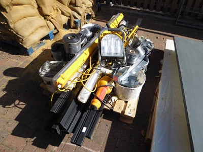 Lot 4198 - Pallet containing an assortment of items to...