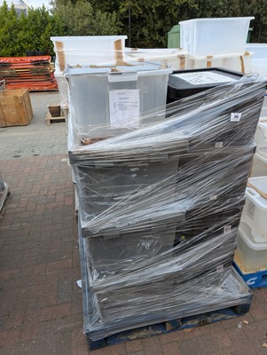 Lot 4213 - 2 pallets containing a quantity of plastic...