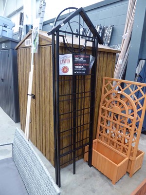 Lot 4289 - Canyon northern lights trellis with built in...