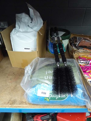 Lot 4134 - An assortment of items to include Tetra pond...
