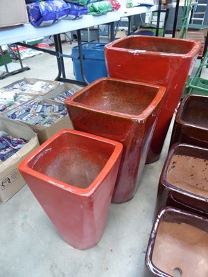 Lot 4306 - 3 glazed terracotta garden pots
