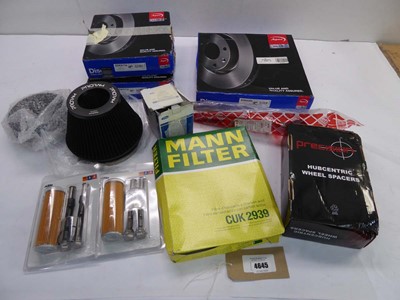 Lot 4645 - Bag of car parts including Apec brake discs,...