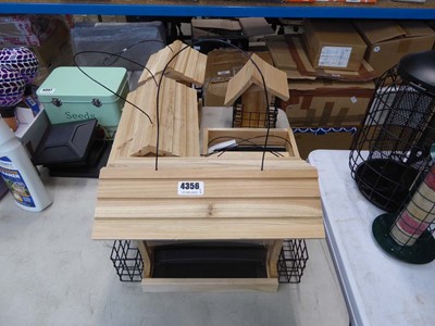 Lot 4356 - 5 assorted bird feeding stations