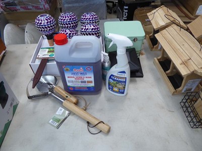 Lot 4357 - Assortment of items to include 5 moisture...