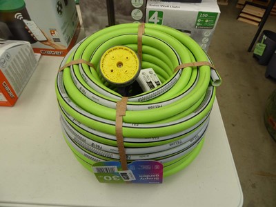 Lot 4370 - 30m garden hose, with spray gun and assorted...