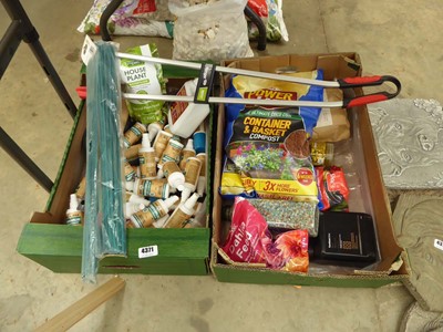 Lot 4371 - 2 boxes containing assortment of items to...