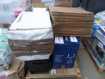 Lot 4418 - Pallet containing an assortment of items to...