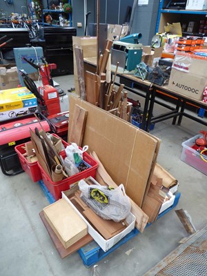 Lot 4468 - Pallet of assorted timber to include wood...