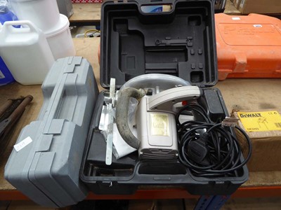 Lot 4523 - Powerbase XL 240v circular saw and a 2 ton...