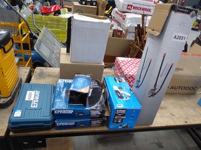 Lot 4537 - Assortment of tools to include Magnusson pipe...