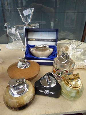 Lot 5014 - Collection of 6 table lighters