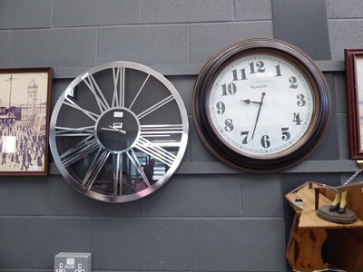 Lot 5060 - Two quartz wall clocks