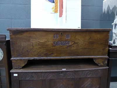 Lot 5024 - Elm coffer