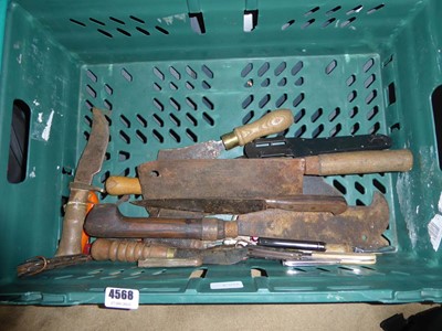 Lot 4568 - Box containing an assortment of vintage knives...