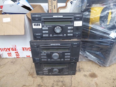 Lot 4589 - 3 Ford media units