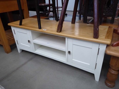 Lot 5127 - Cream painted oak entertainment unit