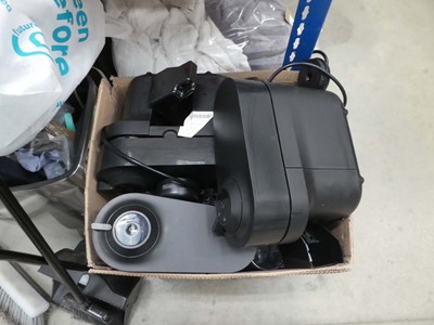 Lot 3013 - Box of mixed kitchenware