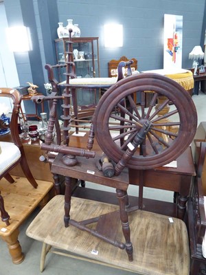 Lot 5131 - Oak spinning wheel