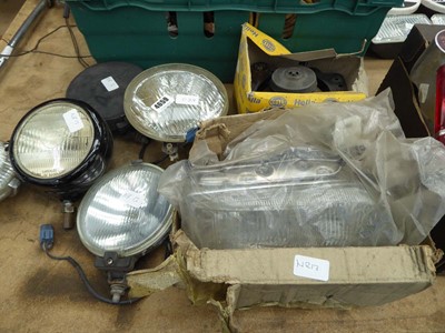 Lot 4659 - Assortment of vintage car lighting by brands...