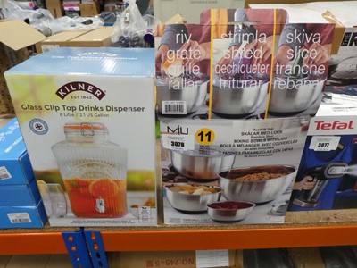 Lot 3078 - Box of mixing bowls and Kilner glass clip top...