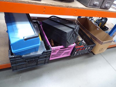 Lot 4669 - Under bay containing an assortment of tools to...