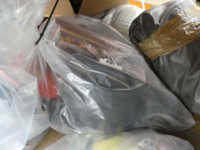Lot 3101 - Bag of mixed assorted household ware