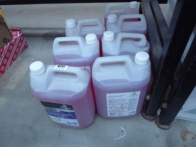 Lot 4711 - 7 5L tubs of Jangro premium concentrated cleaner