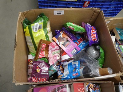 Lot 3162 - Box of mixed food