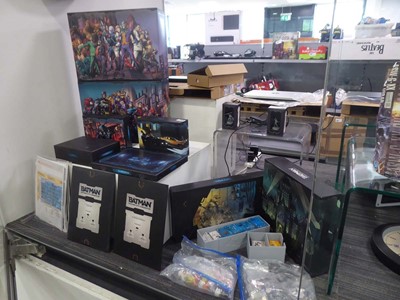 Lot 2105 - Batman Gotham City chronicles game with cards,...