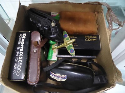 Lot 2085 - Box of various cameras and camera equipment