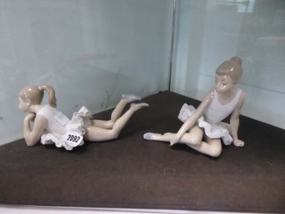 Lot 2092 - 2 Lladro ballerinas