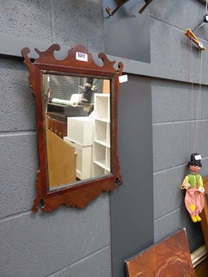 Lot 5317 - Georgian mirror in mahogany frame
