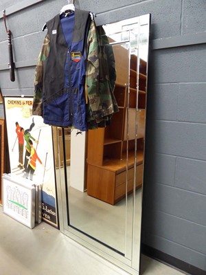 Lot 5325 - (1) Large rectangular bevelled mirror