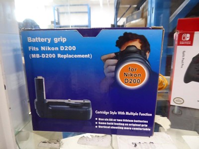 Lot 2154 - Nikon D200 battery grip, boxed