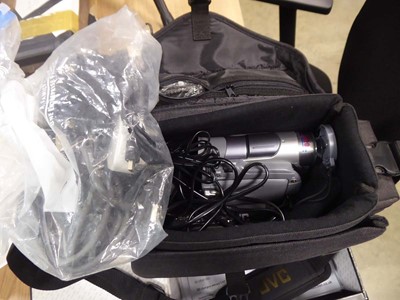 Lot 2199 - JVC 700X mini DV camera model GRD70EK in a...