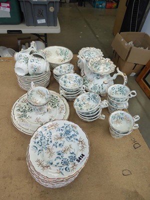 Lot 5414 - Quantity of floral and leaf patterned crockery