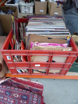 Lot 5417 - Box containing vinyl and shellac records