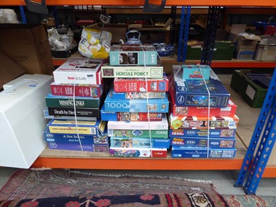 Lot 5441 - Three stacks of jigsaw puzzles