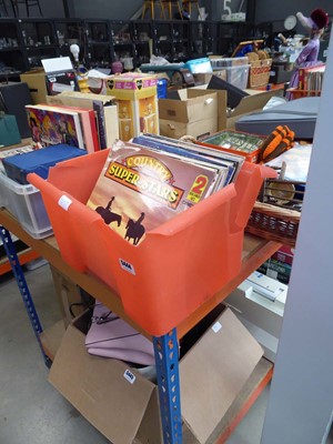 Lot 5444 - Box containing vinyl records